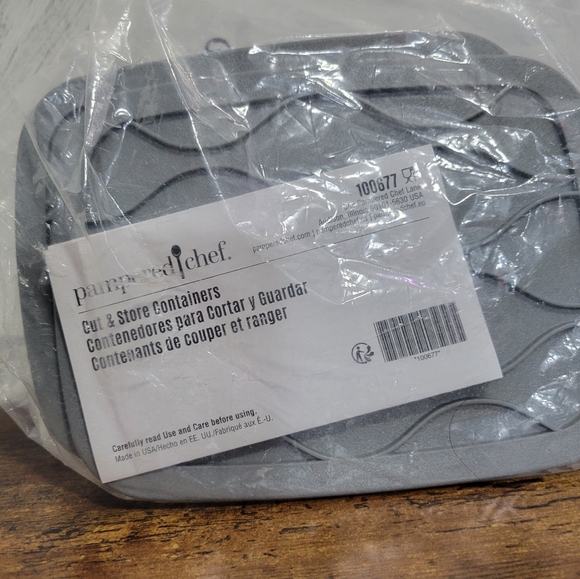 Pampered Chef Cut & Store Containers - Picture 3 of 3